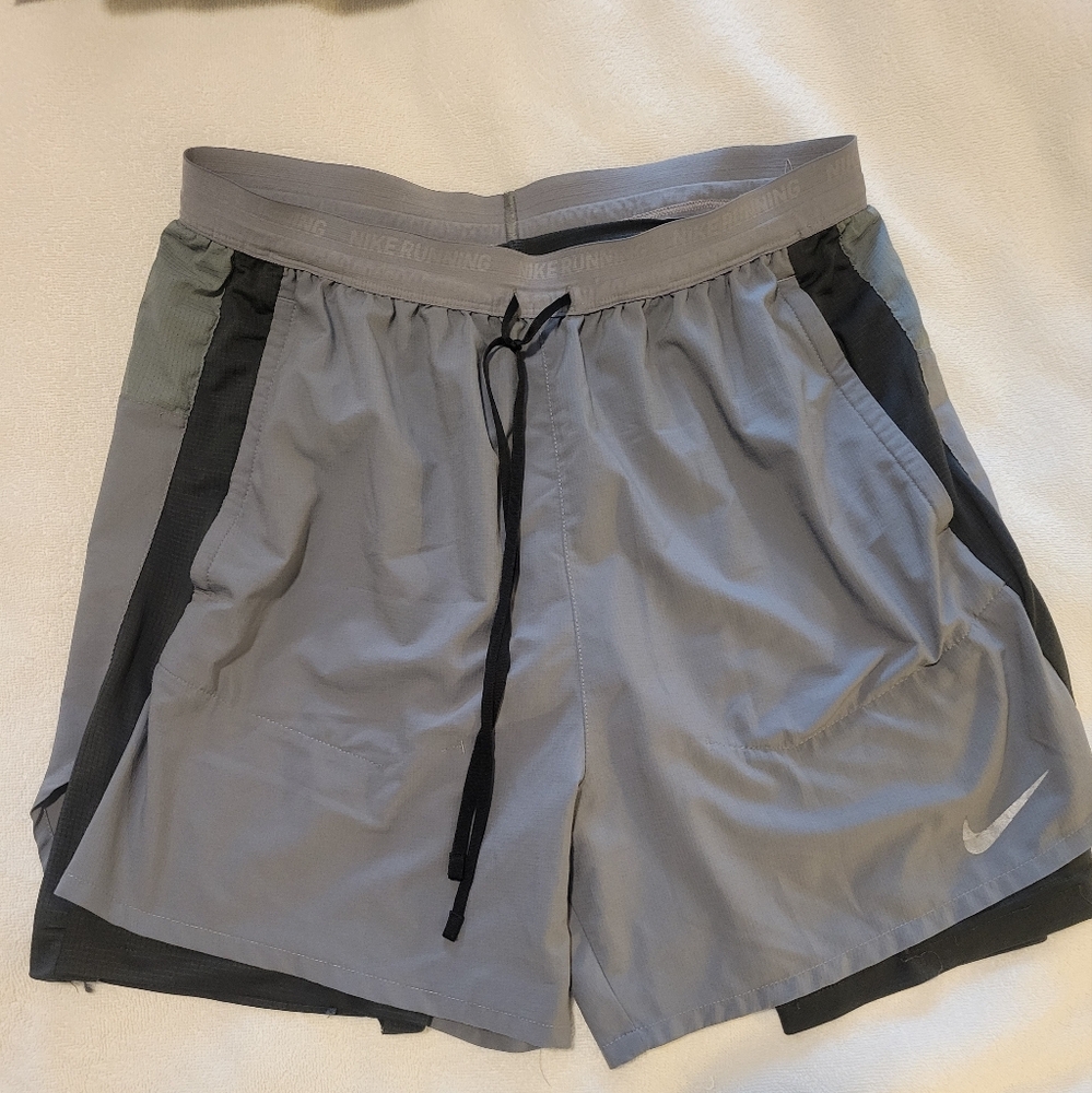 Nike Men's Athletic Gray and Black Shorts